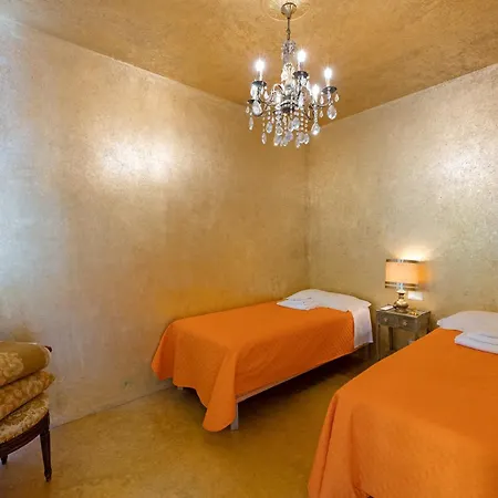 Very Elegant Historic F2 *