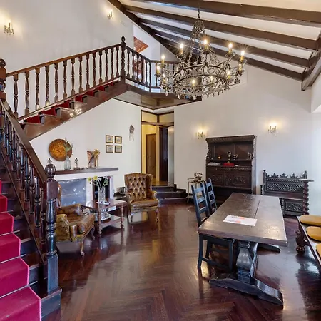 Апартаменты Very Elegant Historic F2 *