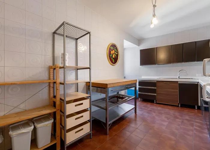 Very Elegant Historic F2 *