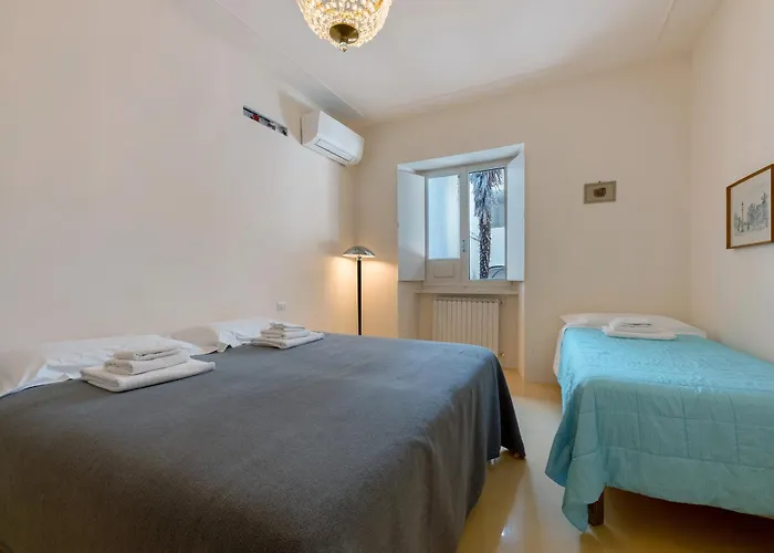 Very Elegant Historic F2 *