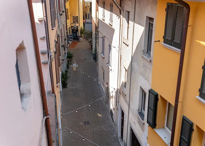 Very Elegant Historic F2 *