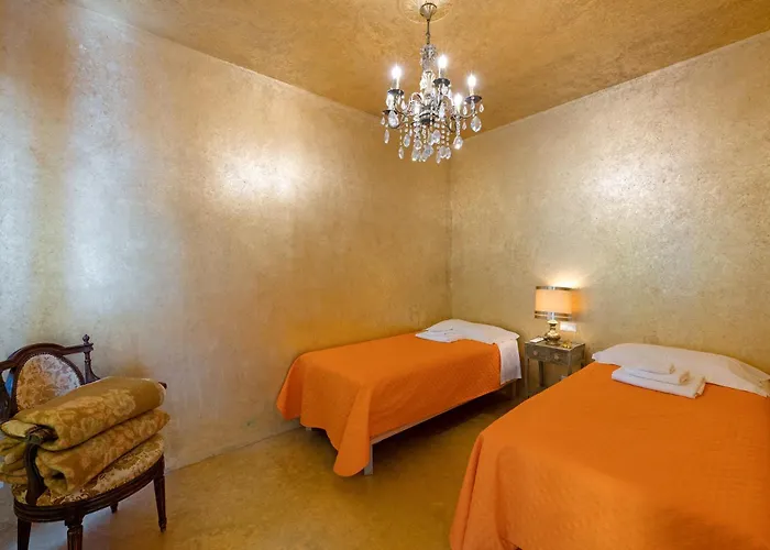 Very Elegant Historic F2 *