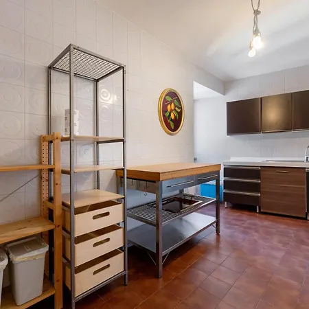 Very Elegant Historic F2 *