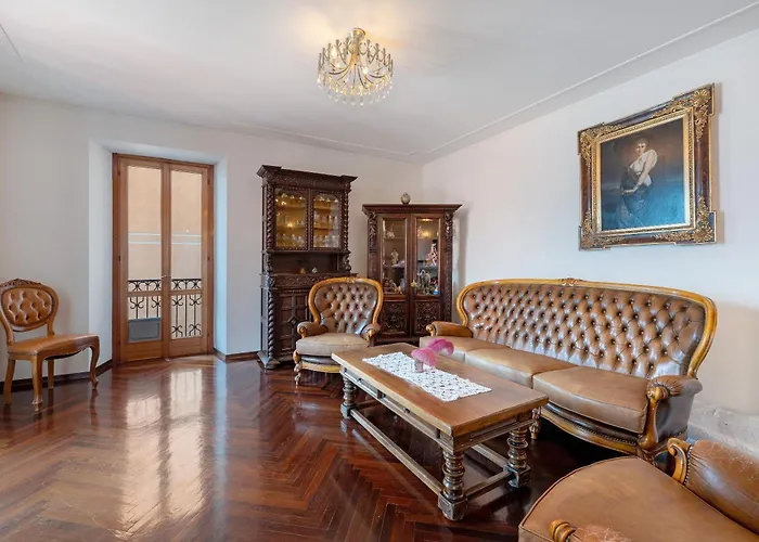 Διαμέρισμα Very Elegant Historic F2 *